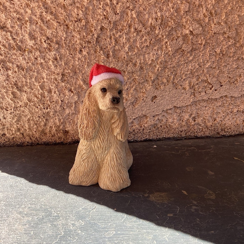 Sandicast Cocker Spaniel Christmas Ornament Buff Dog Santa Hat Vintage Figurine